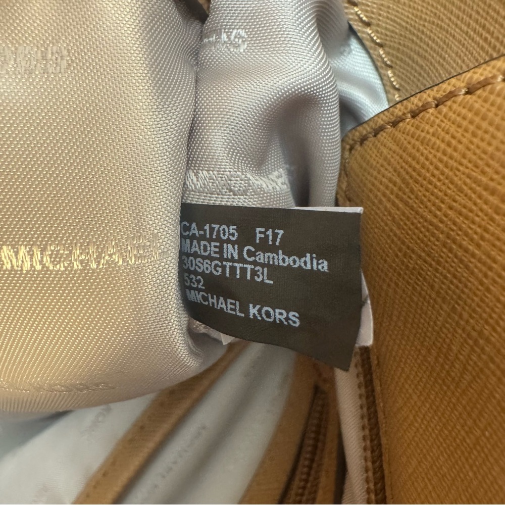 New Michael Kors Jet Set Saffiano Leather Acorn Pocket Tote Gold Accents NWOT - Picture 10 of 14
